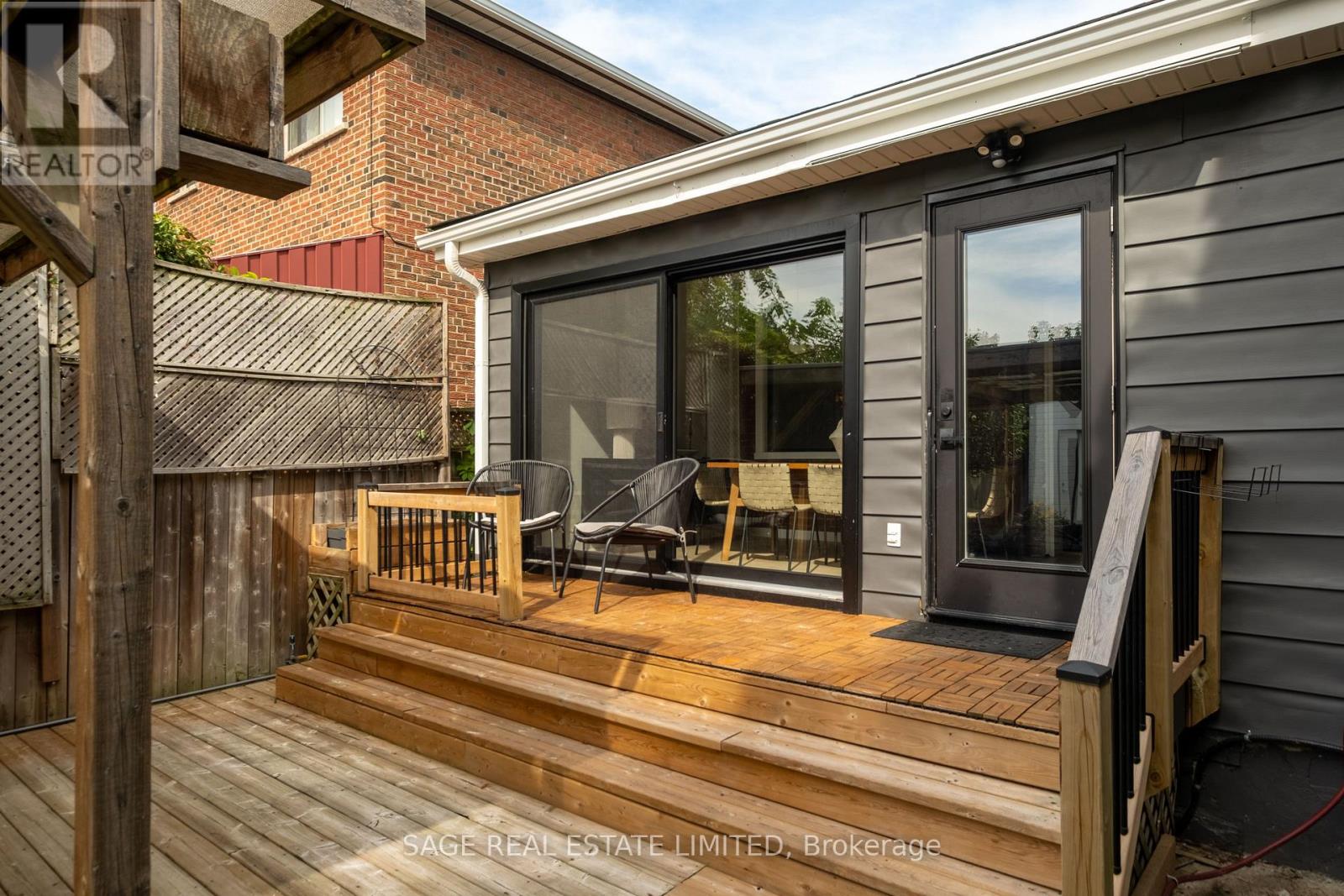 74 Barrington Avenue, Toronto, Ontario  M4C 4Z1 - Photo 29 - E13786558