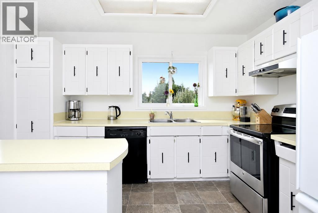 6447 Samron Road, Sechelt, British Columbia  V7Z 0M8 - Photo 12 - R3165546