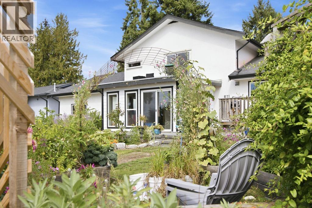 6447 Samron Road, Sechelt, British Columbia  V7Z 0M8 - Photo 31 - R3165546