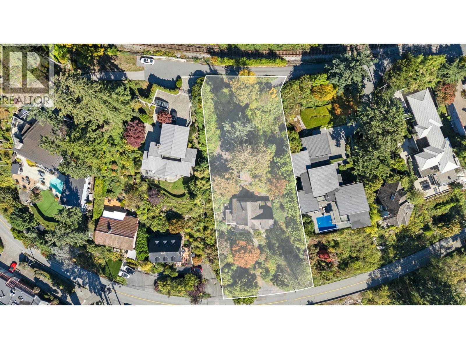 3721 Sunset Lane, West Vancouver, British Columbia  V7V 1N3 - Photo 2 - R3165593