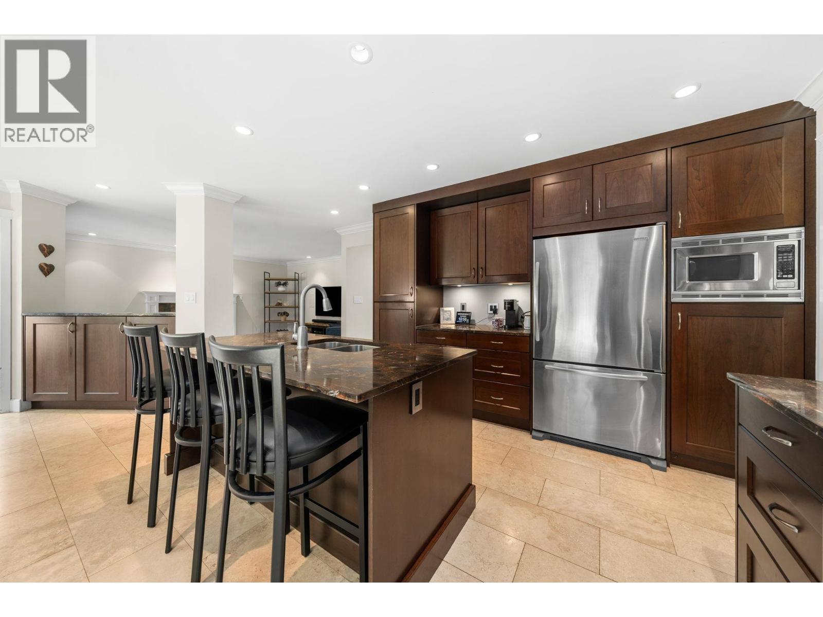1617 Emerson Court, North Vancouver, British Columbia  V7H 2Y6 - Photo 11 - R3165600