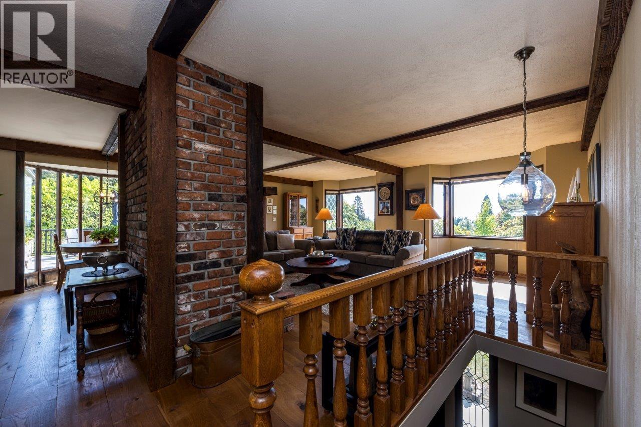 350 E Windsor Road, North Vancouver, British Columbia  V7N 1K1 - Photo 2 - R3165604