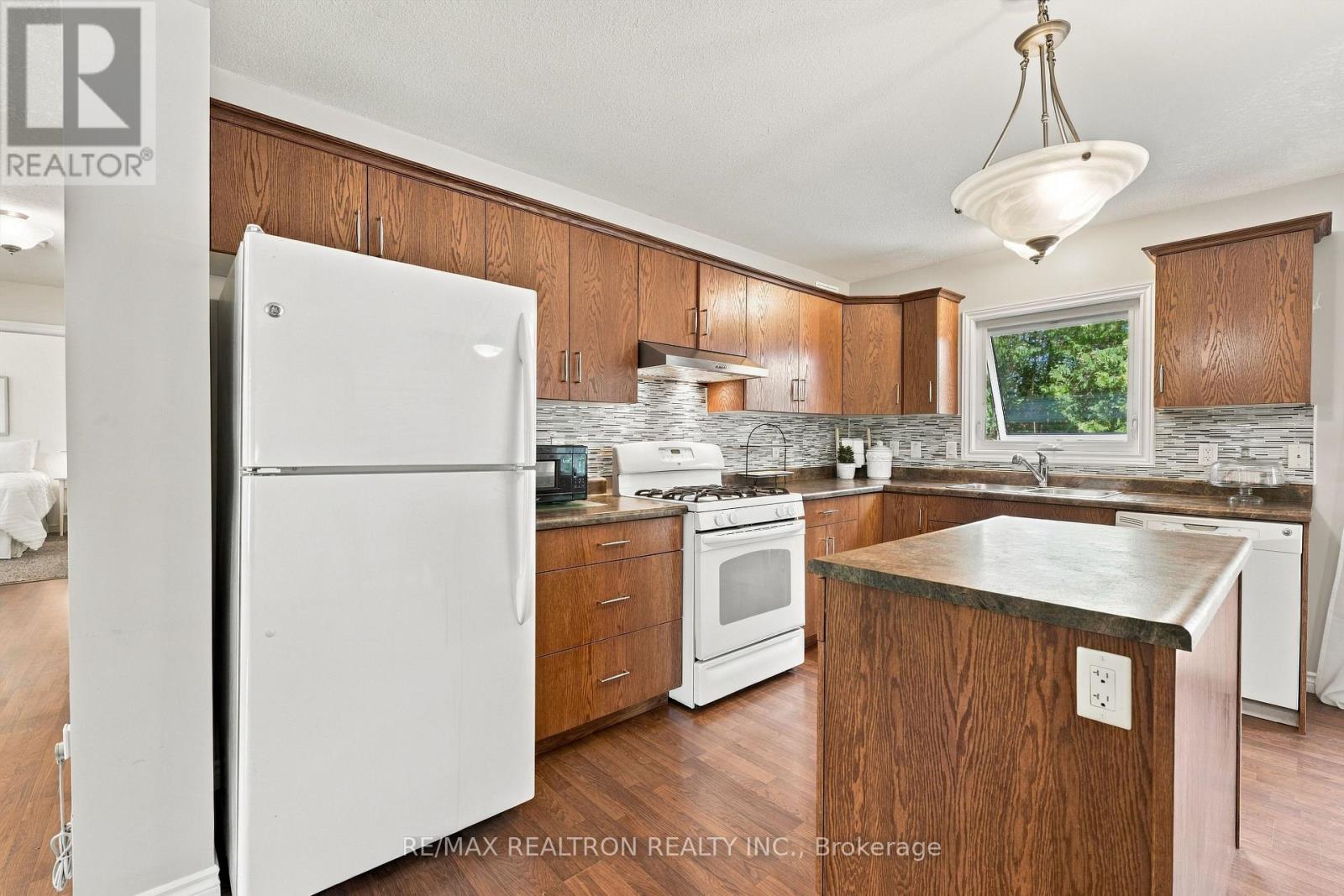 3485 Brennan Line, Severn, Ontario  L3V 0W2 - Photo 6 - S13786676