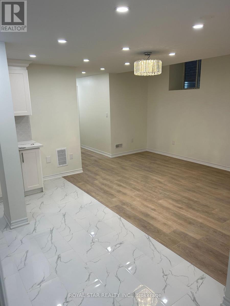 Bsmt - 31 Hallaran Road, Oakville, Ontario  L6H 0Z8 - Photo 10 - W13786598