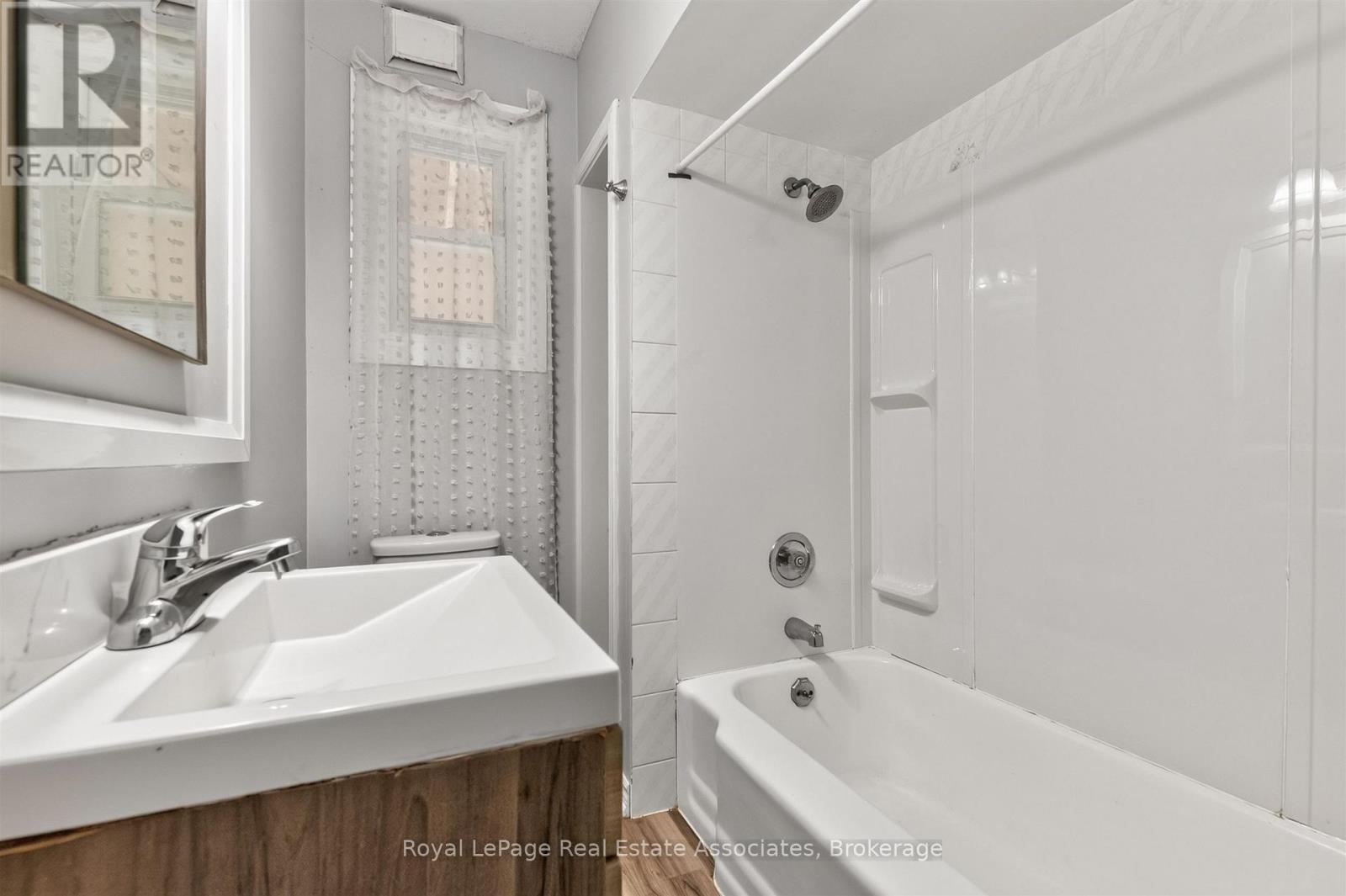 1072 Orchard Road, Mississauga, Ontario  L5E 2N9 - Photo 21 - W13786602