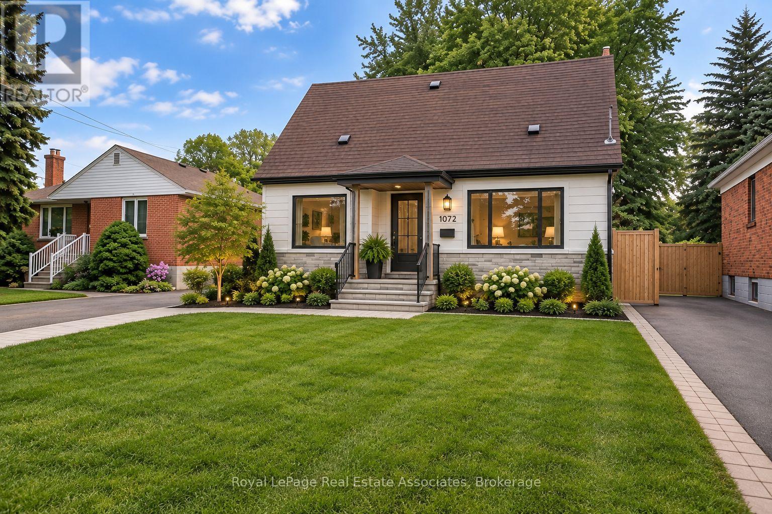 1072 Orchard Road, Mississauga, Ontario  L5E 2N9 - Photo 3 - W13786602