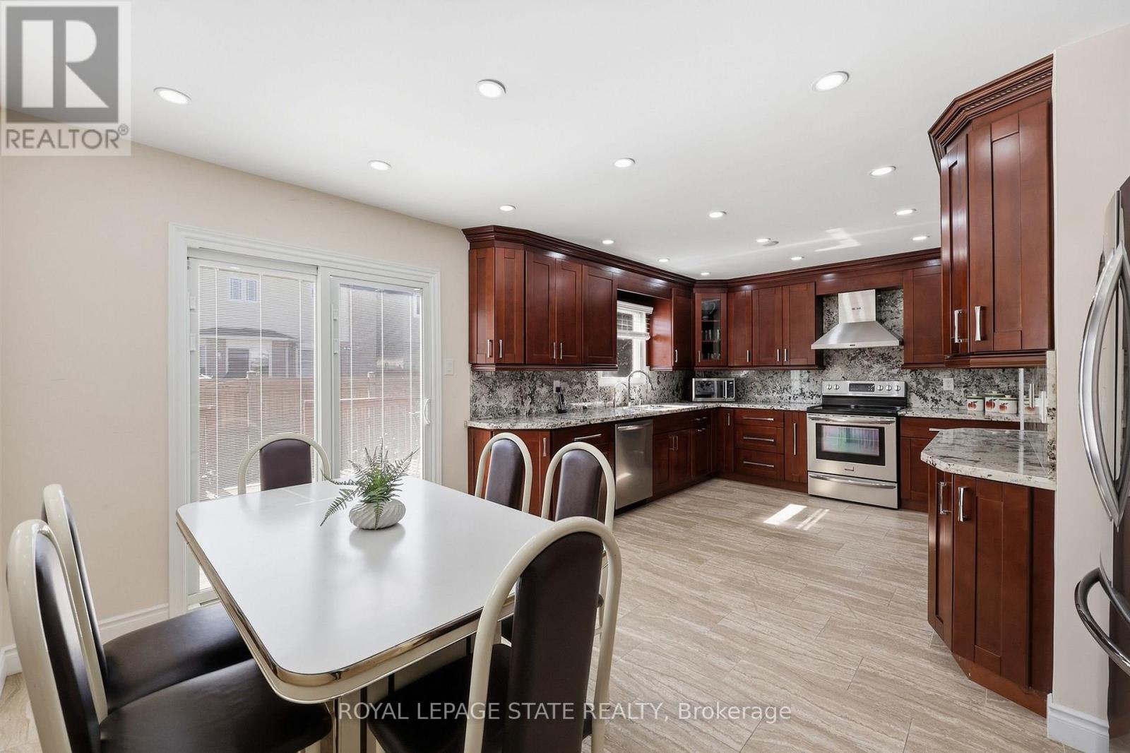 5592 Millbrook Lane, Mississauga, Ontario  L5M 3X9 - Photo 11 - W13786658