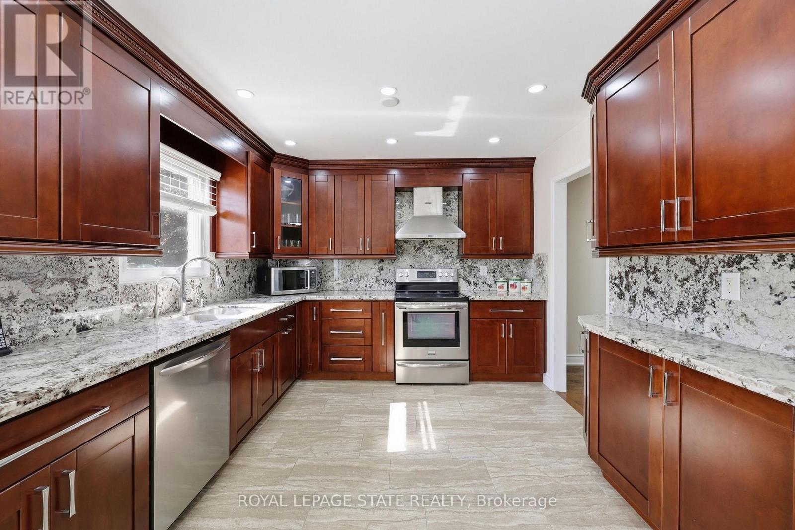 5592 Millbrook Lane, Mississauga, Ontario  L5M 3X9 - Photo 12 - W13786658