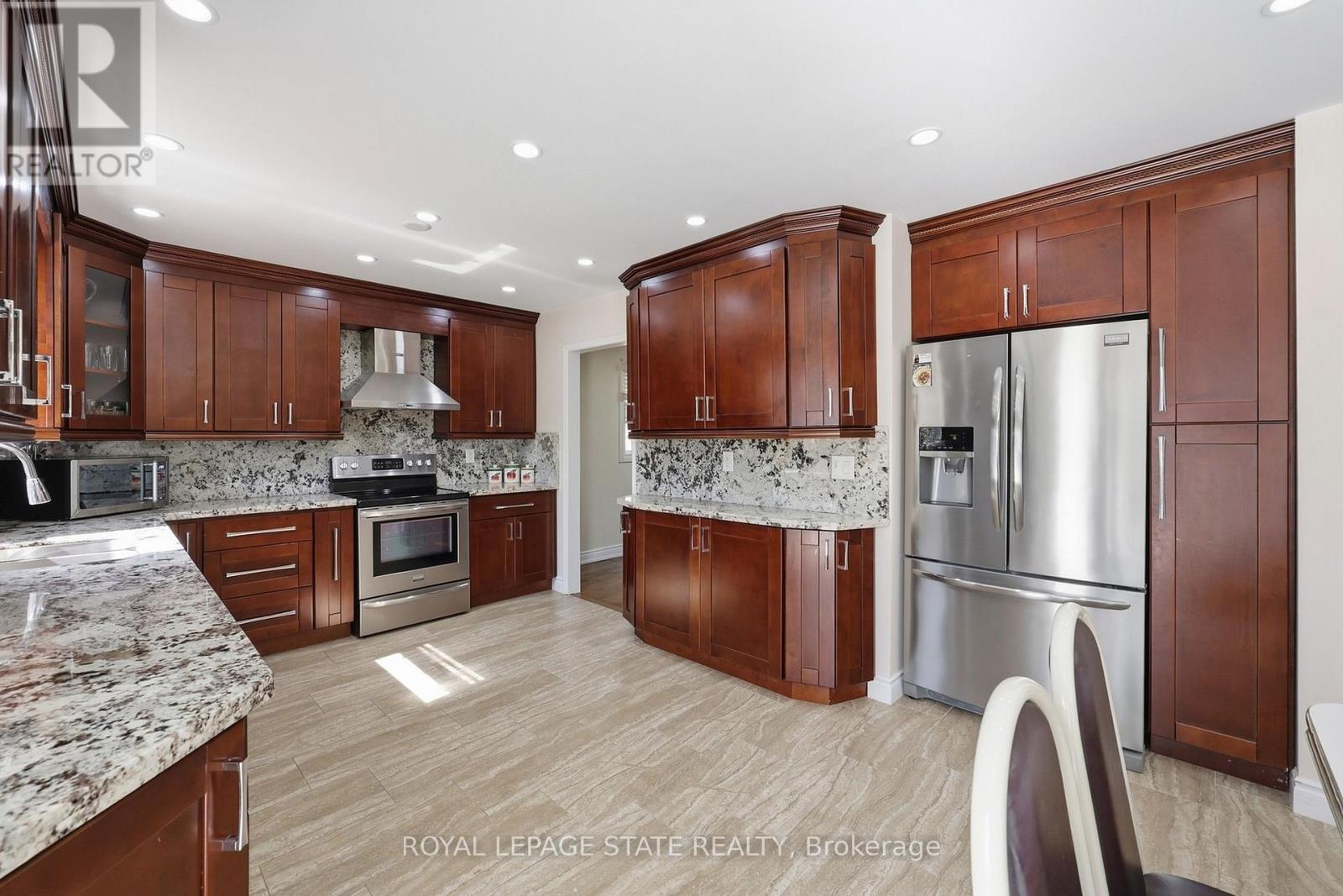 5592 Millbrook Lane, Mississauga, Ontario  L5M 3X9 - Photo 13 - W13786658