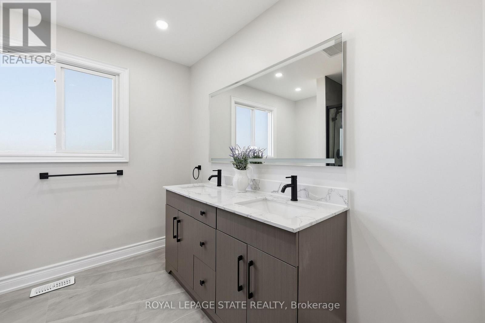 5592 Millbrook Lane, Mississauga, Ontario  L5M 3X9 - Photo 30 - W13786658