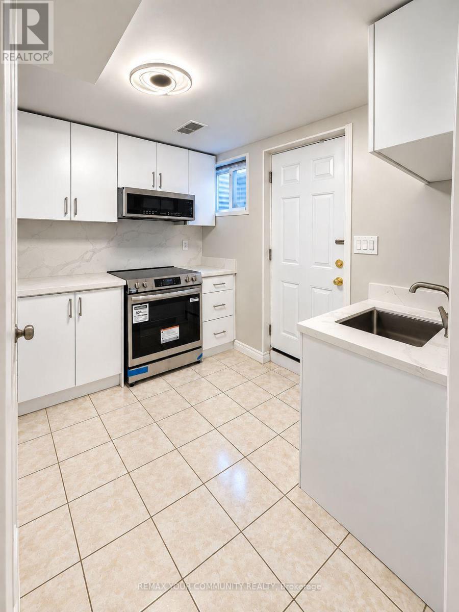 1 Evergreen Crescent, Markham, Ontario  L3T 5V8 - Photo 17 - N13786500