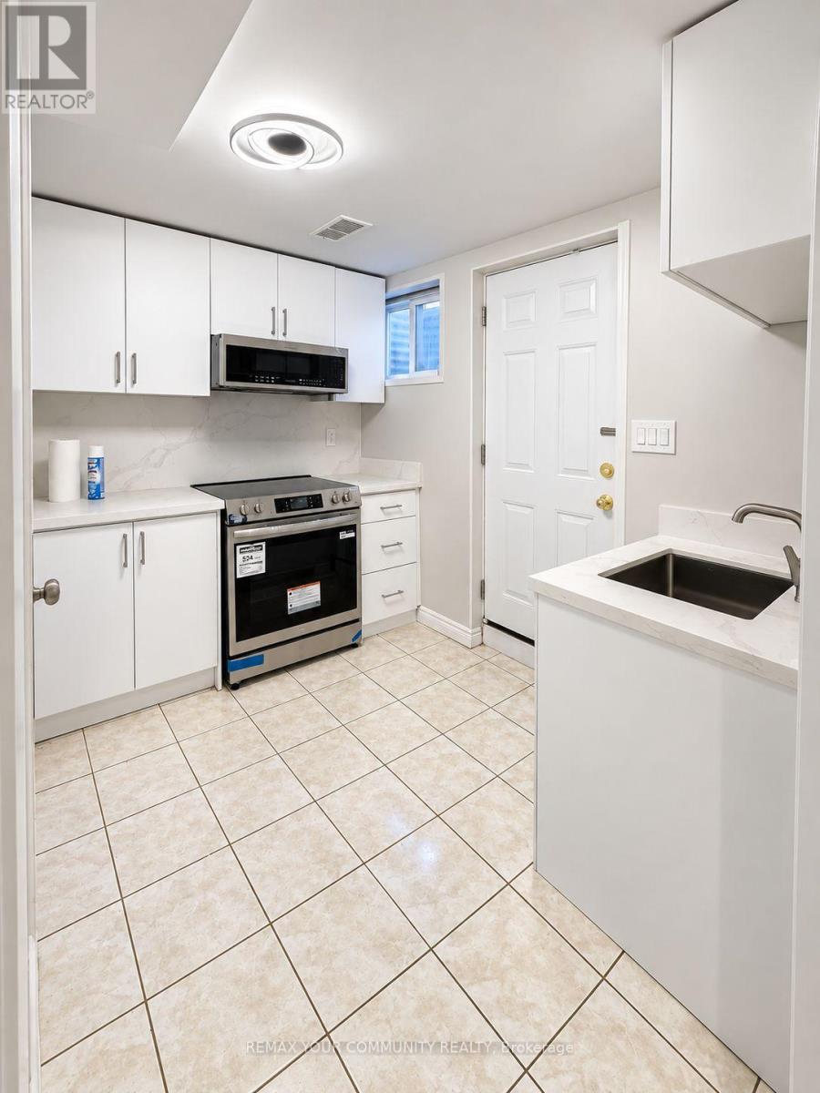1 Evergreen Crescent, Markham, Ontario  L3T 5V8 - Photo 11 - N13786500