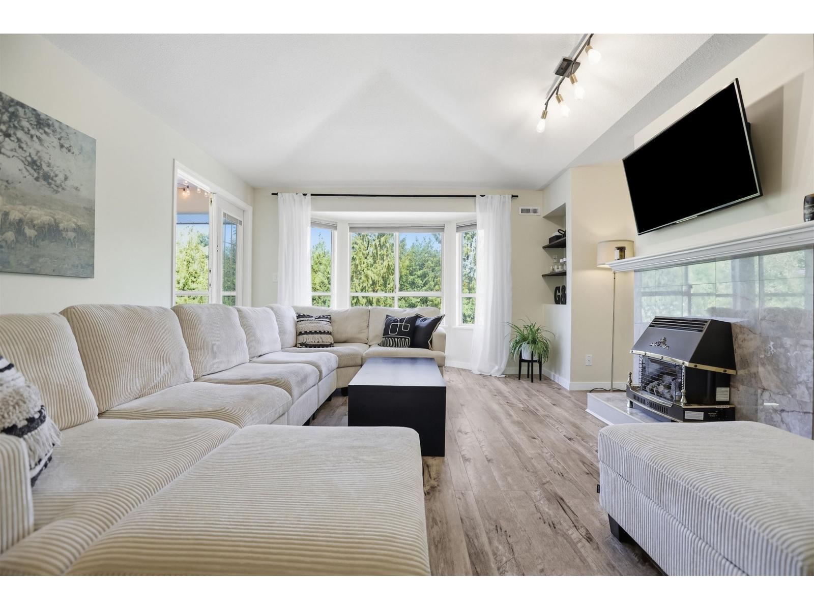 304 6440 197 Street, Langley, British Columbia  V2Y 1H9 - Photo 2 - R3165638