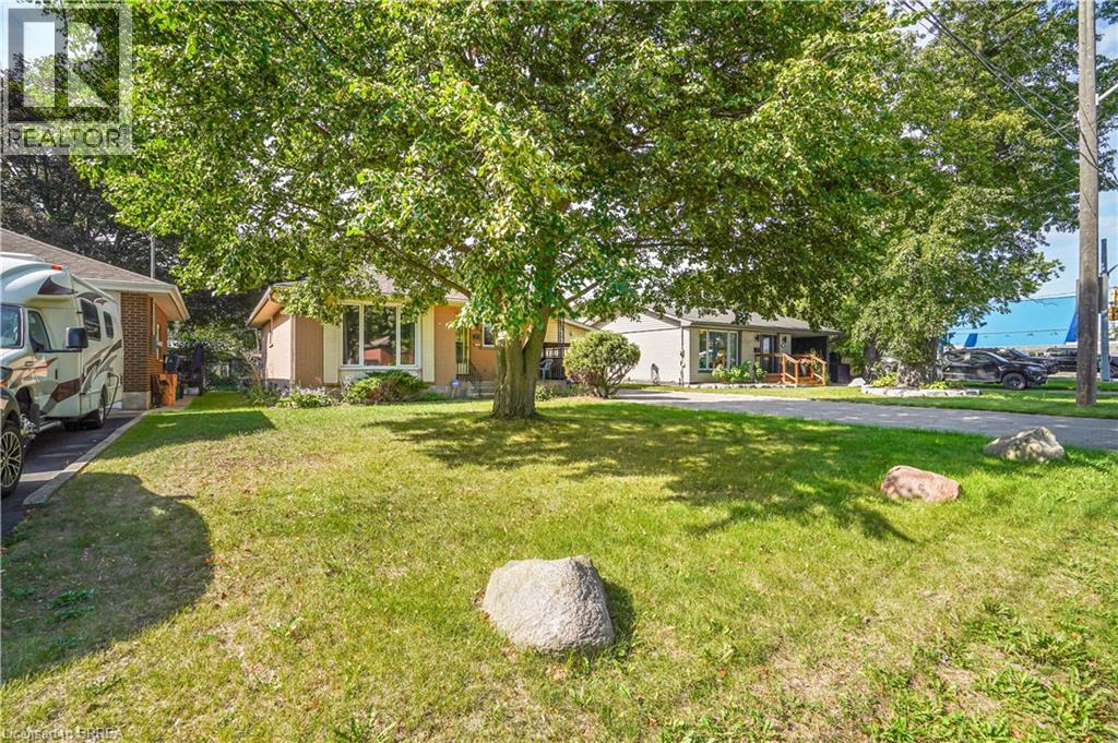4 Waddington Street, Brantford, Ontario  N3R 2R1 - Photo 2 - 40861306