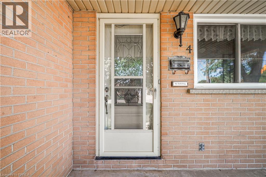 4 Waddington Street, Brantford, Ontario  N3R 2R1 - Photo 6 - 40861306