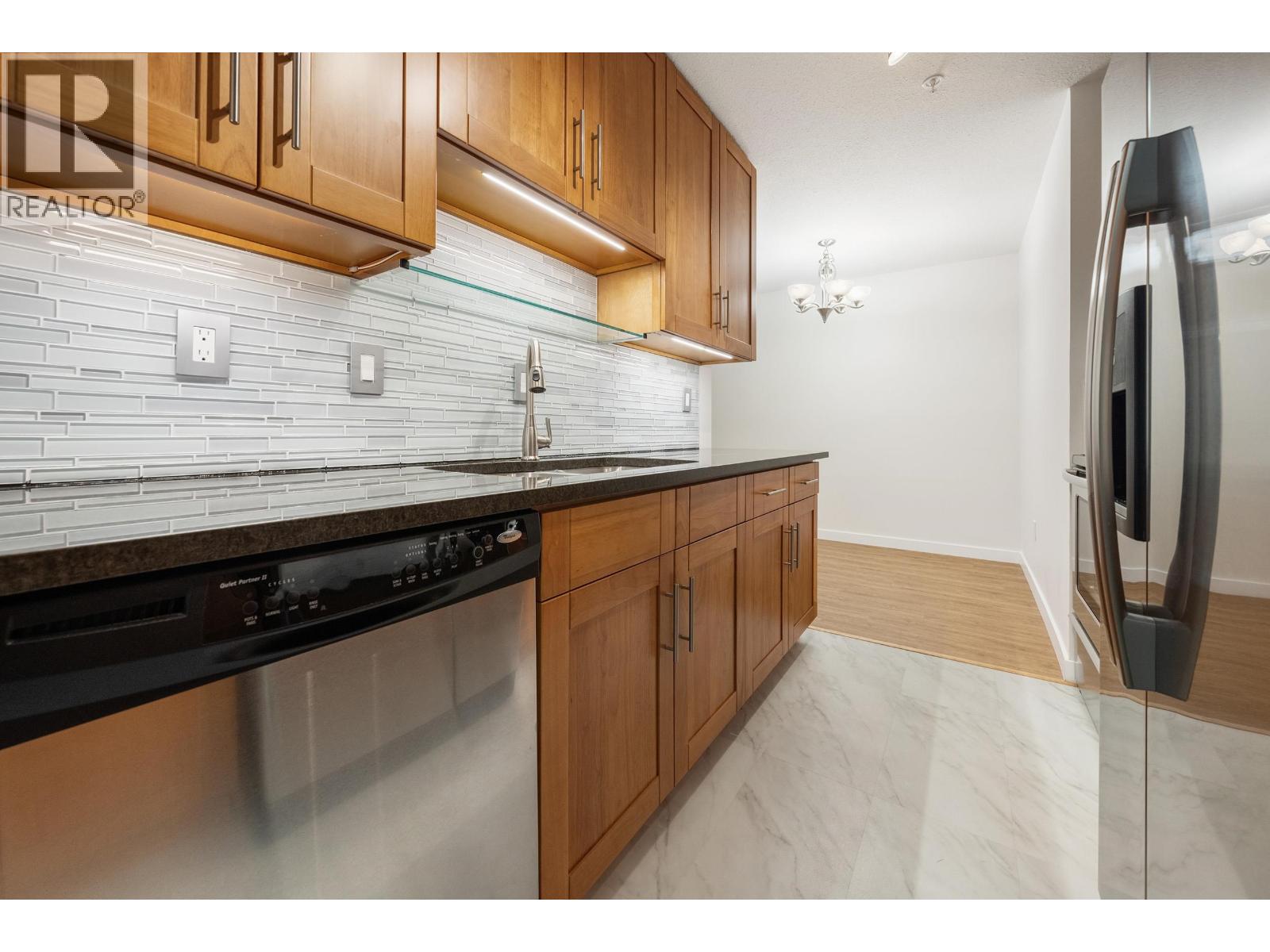 101 2245 Wilson Avenue, Port Coquitlam, British Columbia  V3C 1Z4 - Photo 3 - R3165436