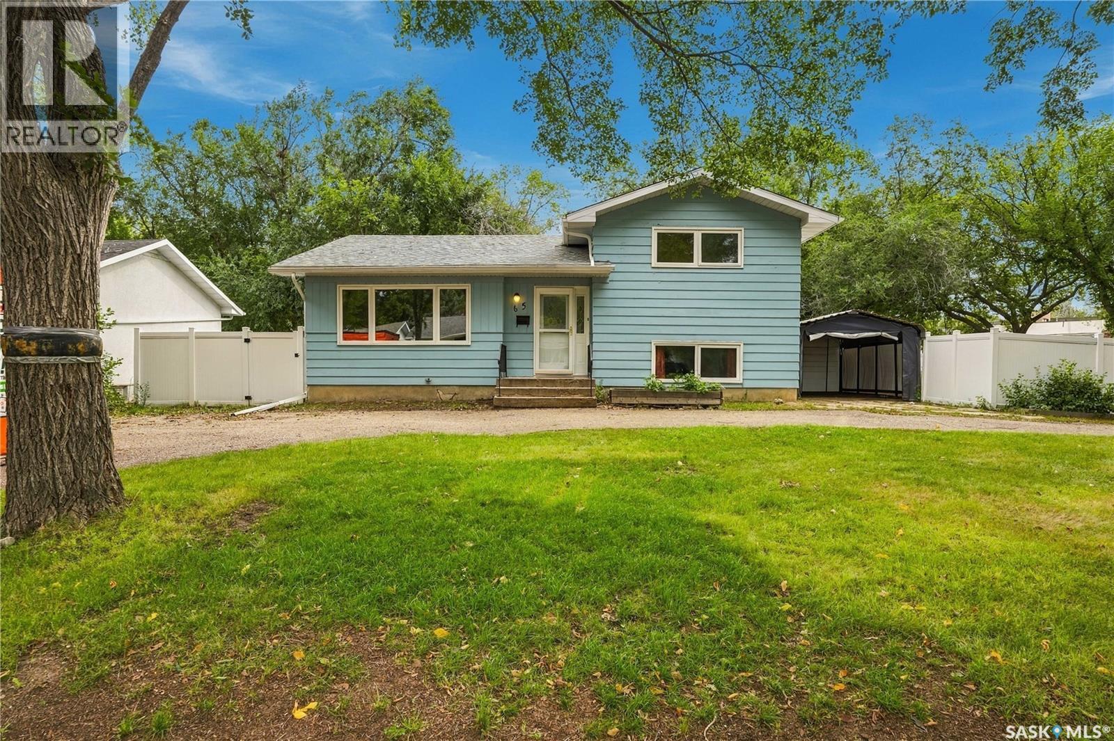 65 Bobolink Bay, Regina, Saskatchewan  S4S 4K2 - Photo 1 - SK048521