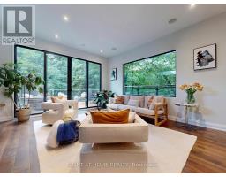386 ROSEWELL AVENUE, Toronto, Ontario