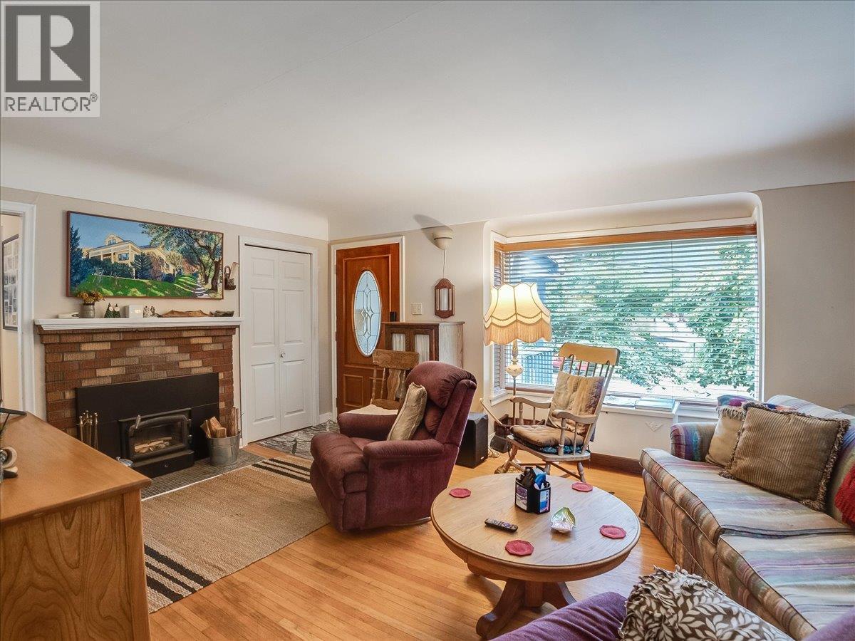 908 Fifth Street, Nelson, British Columbia V1L 2X8 - Photo 17 - 10400852