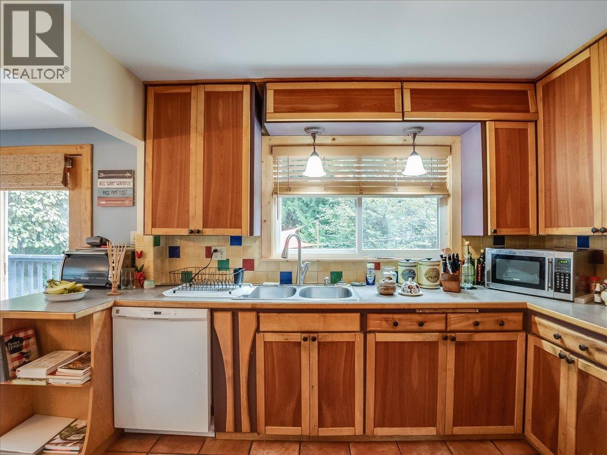 908 Fifth Street, Nelson, British Columbia V1L 2X8 - Photo 25 - 10400852