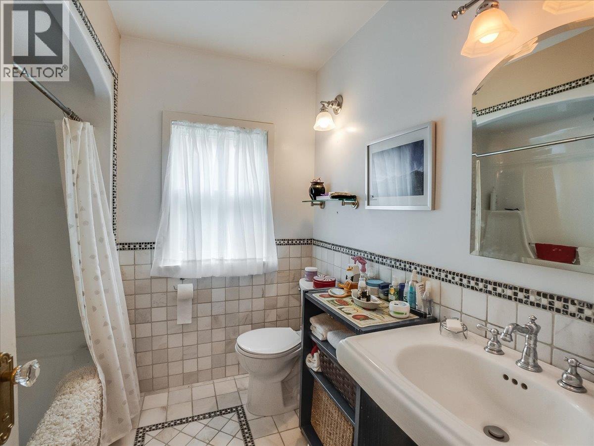 908 Fifth Street, Nelson, British Columbia V1L 2X8 - Photo 28 - 10400852