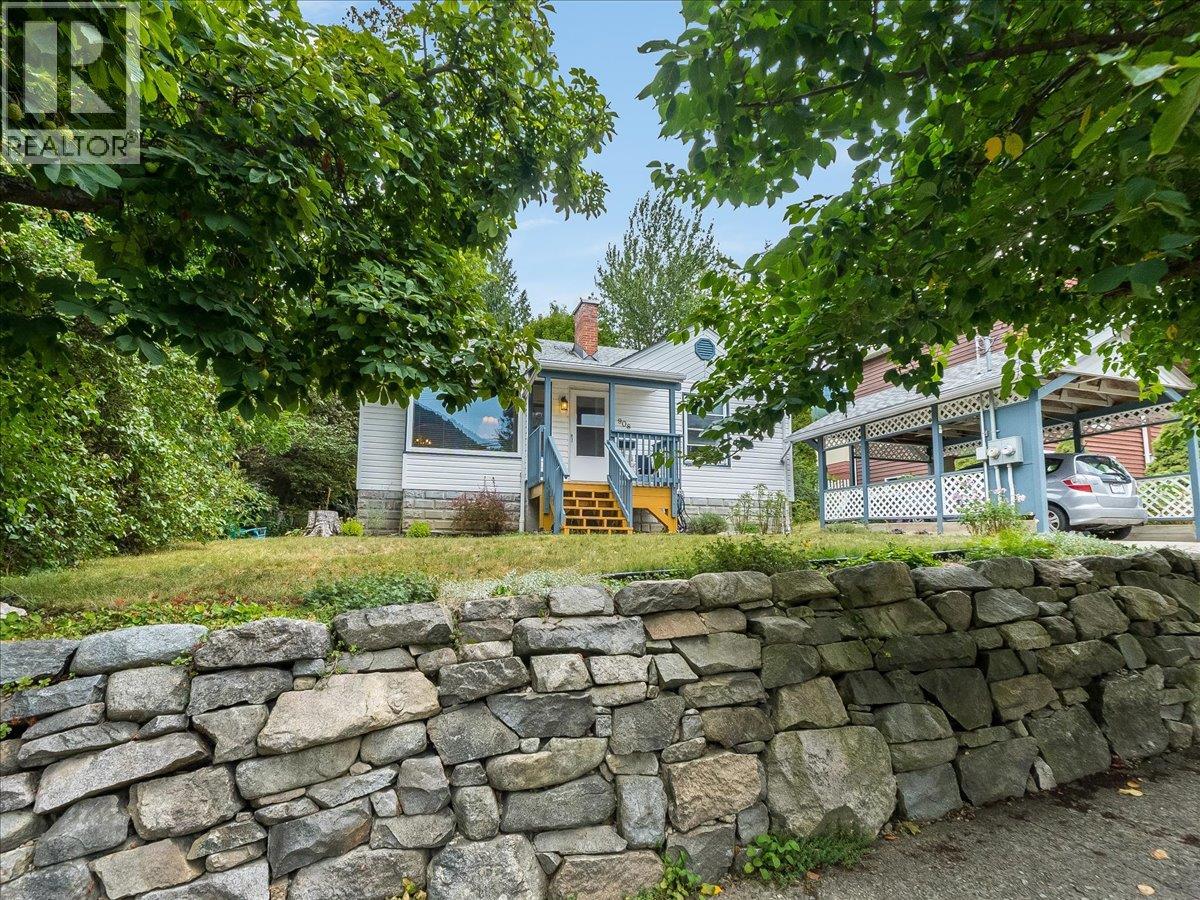 908 Fifth Street, Nelson, British Columbia V1L 2X8 - Photo 3 - 10400852