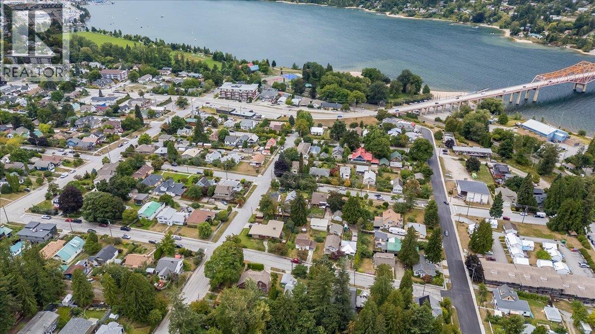908 Fifth Street, Nelson, British Columbia V1L 2X8 - Photo 6 - 10400852