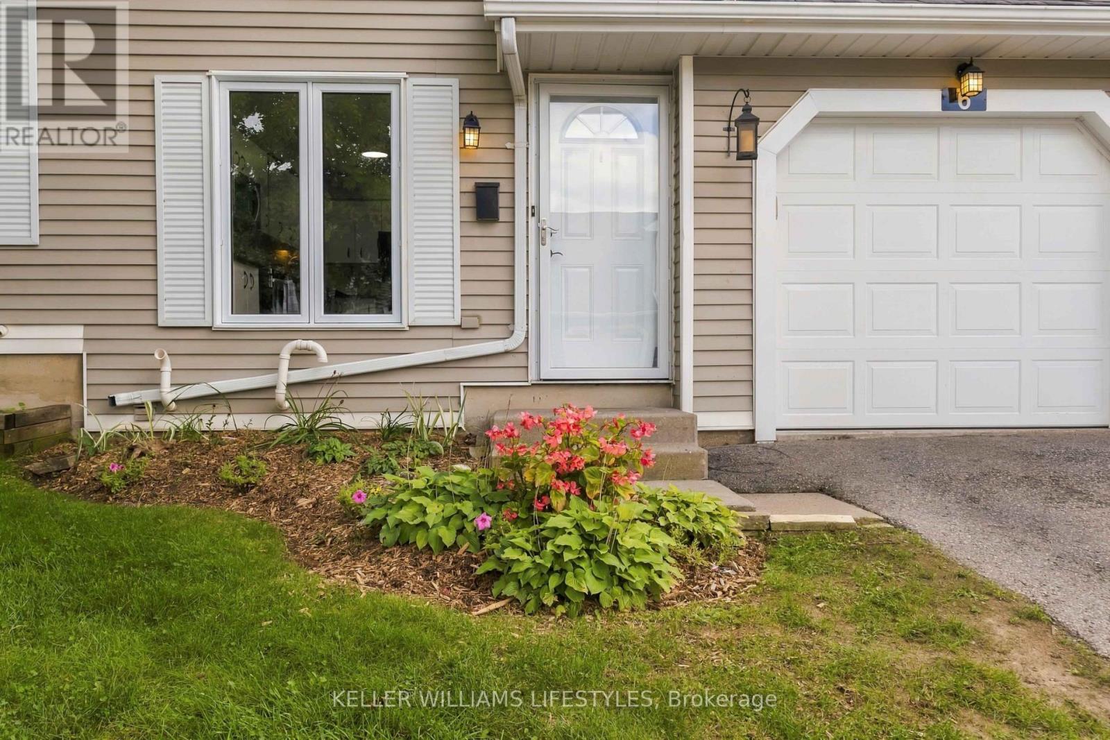 6 - 120 Centre Street, London South, Ontario  N6J 4X4 - Photo 2 - X13786912