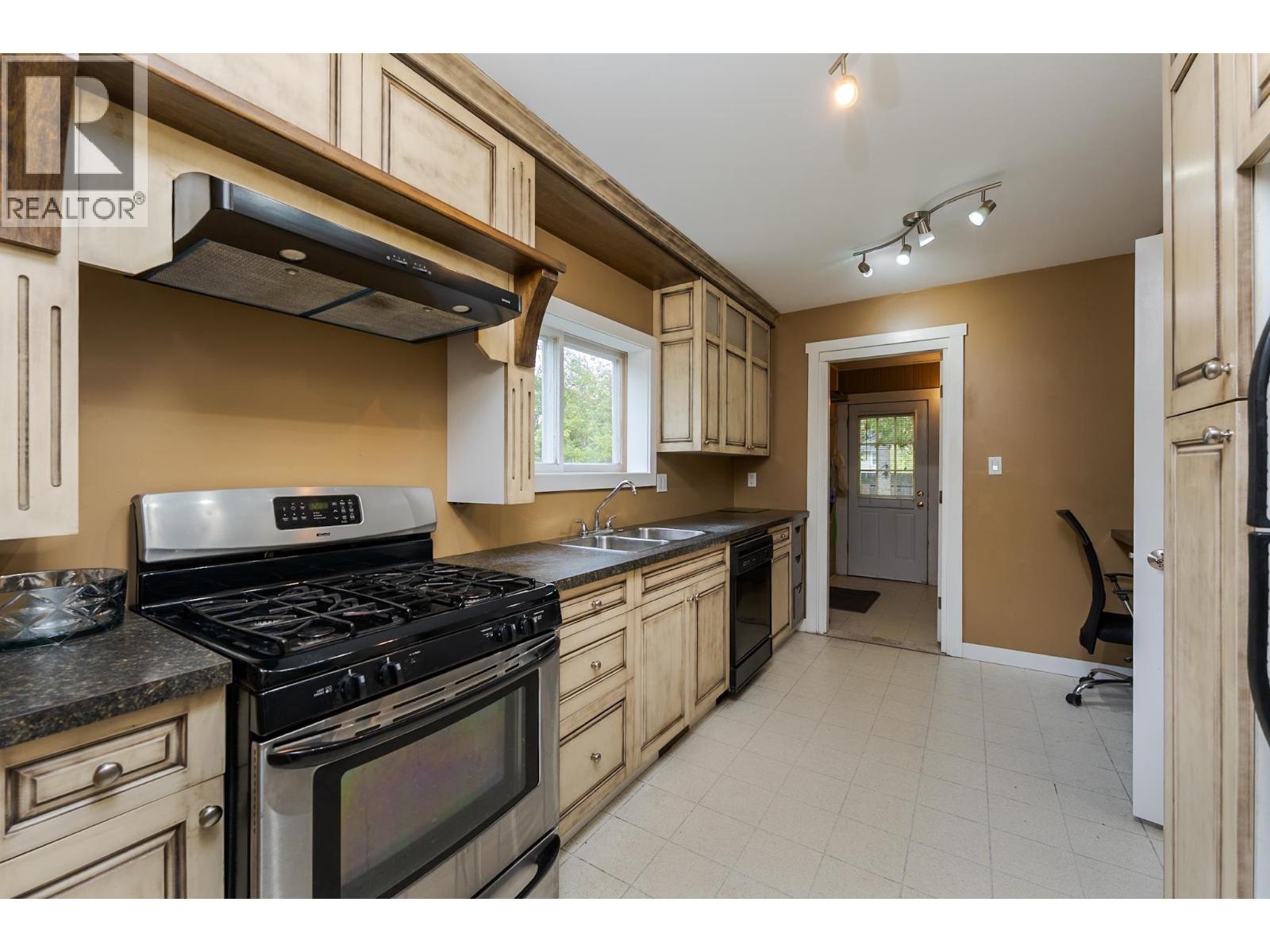 1684 5th Avenue, Prince George, British Columbia  V2L 3M1 - Photo 6 - R3164870