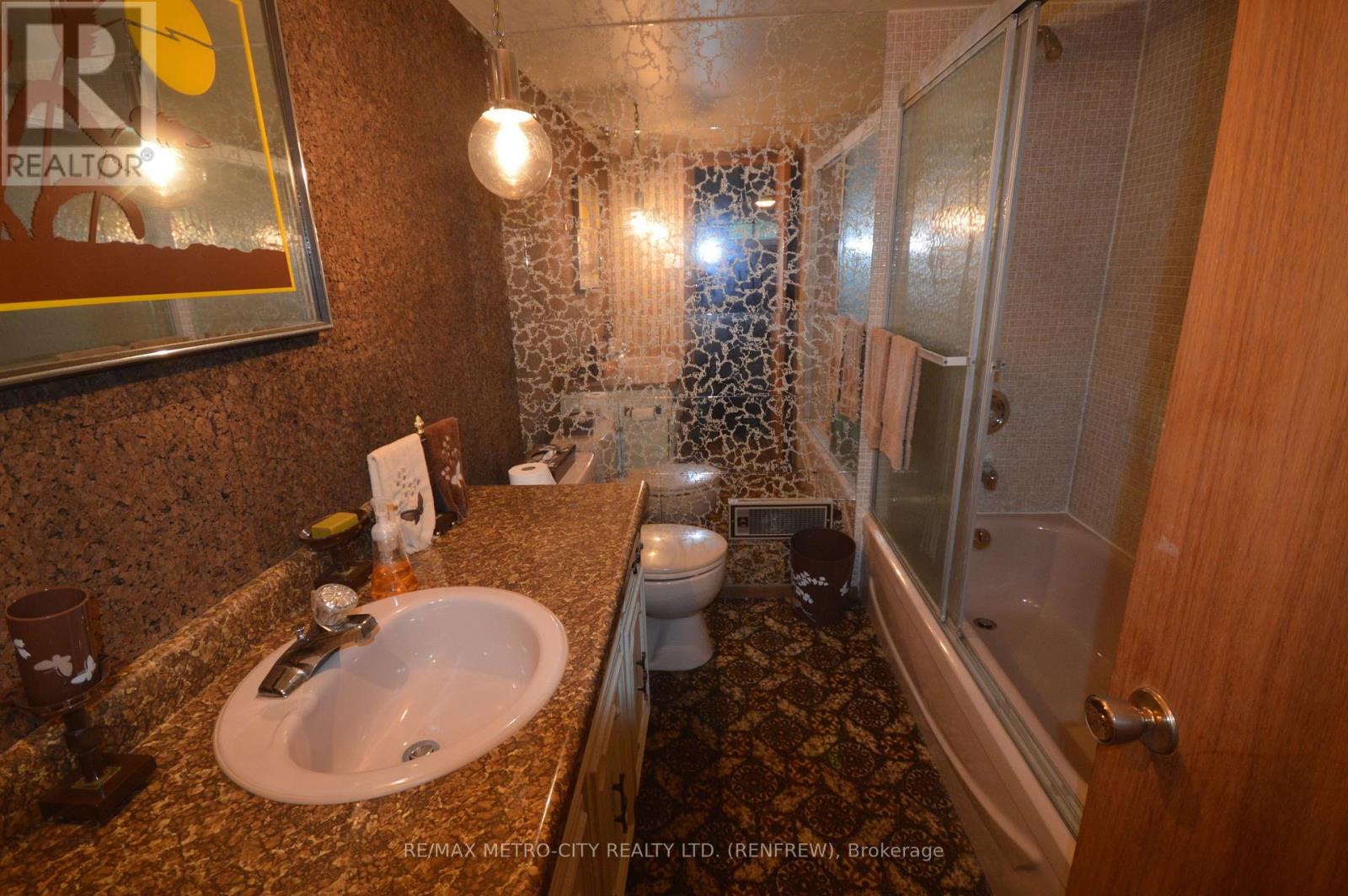 33 Pembroke Street, Whitewater Region, Ontario  K0J 1K0 - Photo 11 - X13786844