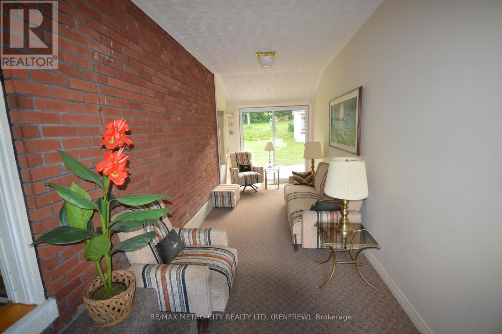 33 Pembroke Street, Whitewater Region, Ontario  K0J 1K0 - Photo 15 - X13786844
