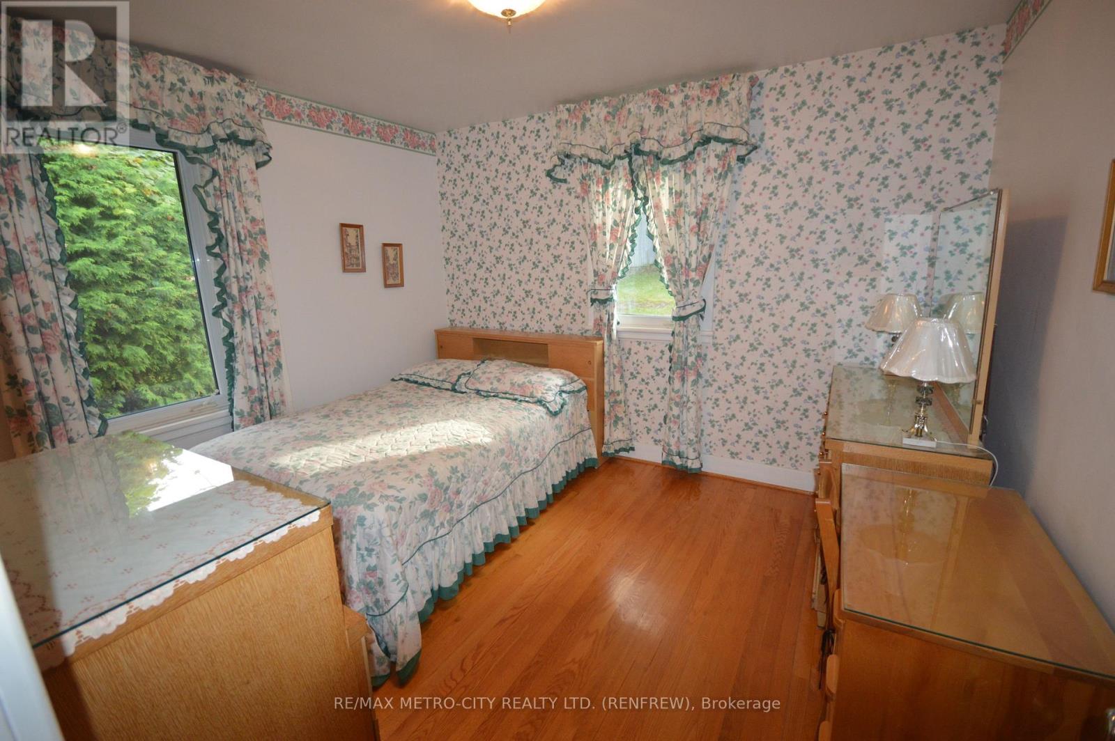 33 Pembroke Street, Whitewater Region, Ontario  K0J 1K0 - Photo 7 - X13786844