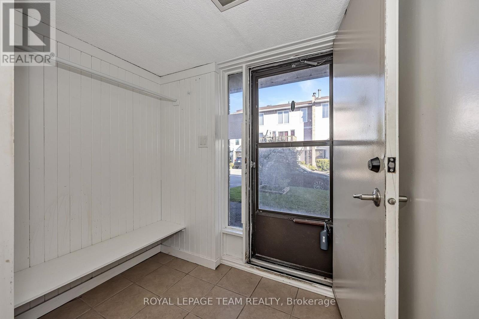 D - 284 Dalehurst Drive, Ottawa, Ontario K2G 4J5 - Photo 4 - X13786800