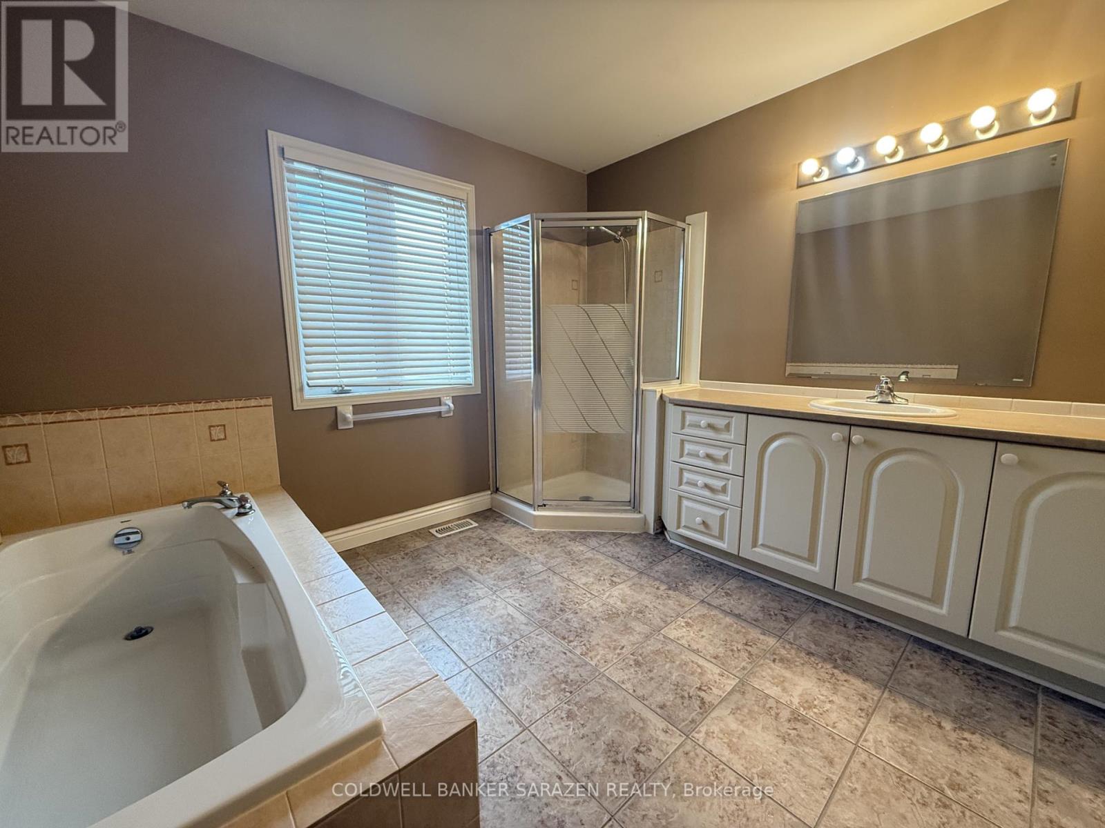 302 Edgemoore Crescent E, Ottawa, Ontario  K2W 1H9 - Photo 13 - X13787018
