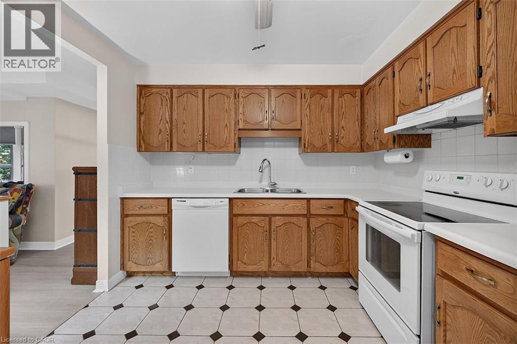 6 Village Green Boulevard Unit# 202, Stoney Creek, Ontario  L8G 5B7 - Photo 21 - 40863157