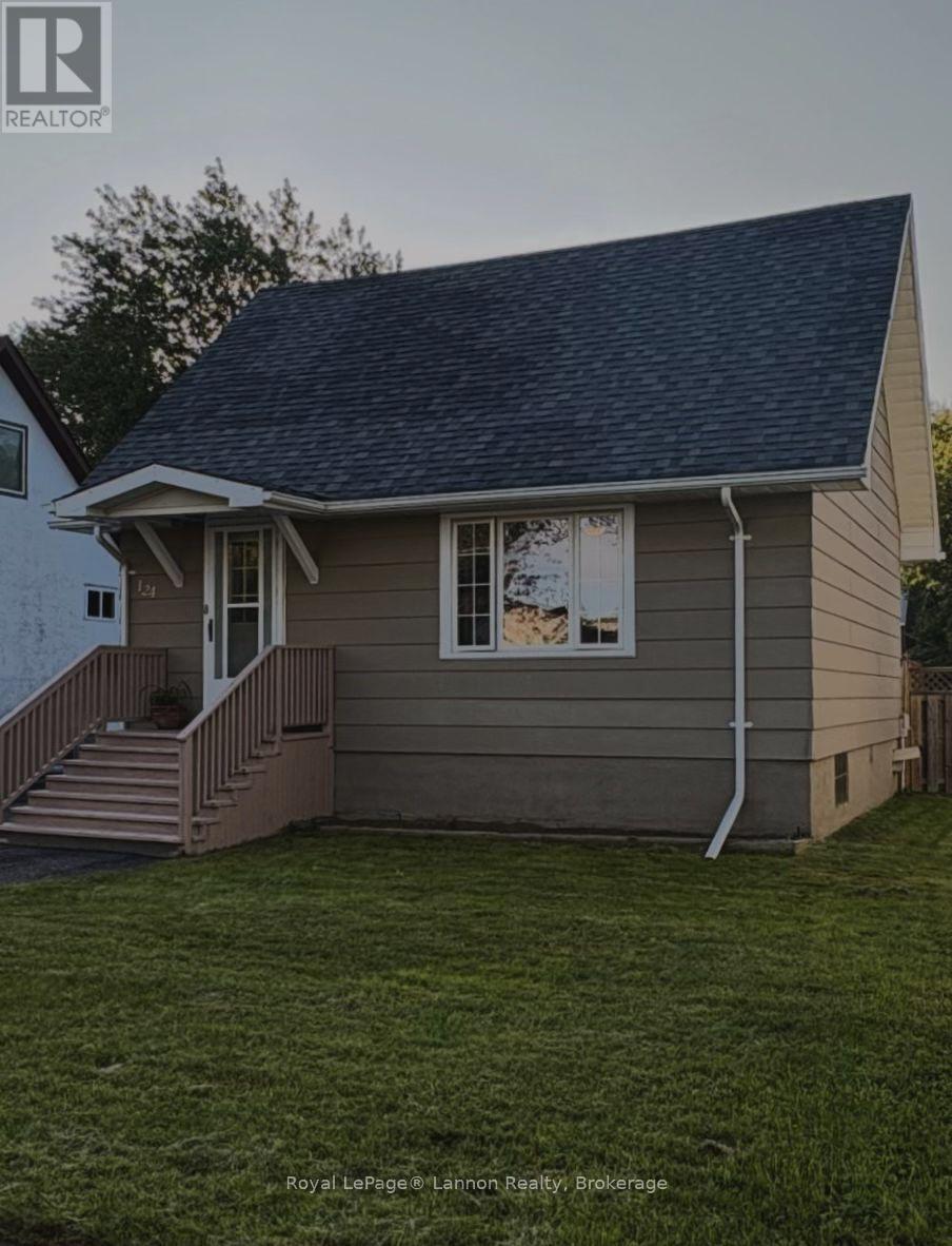124 Kenogami Avenue S, Thunder Bay, Ontario  P7B 4R7 - Photo 1 - X13786840