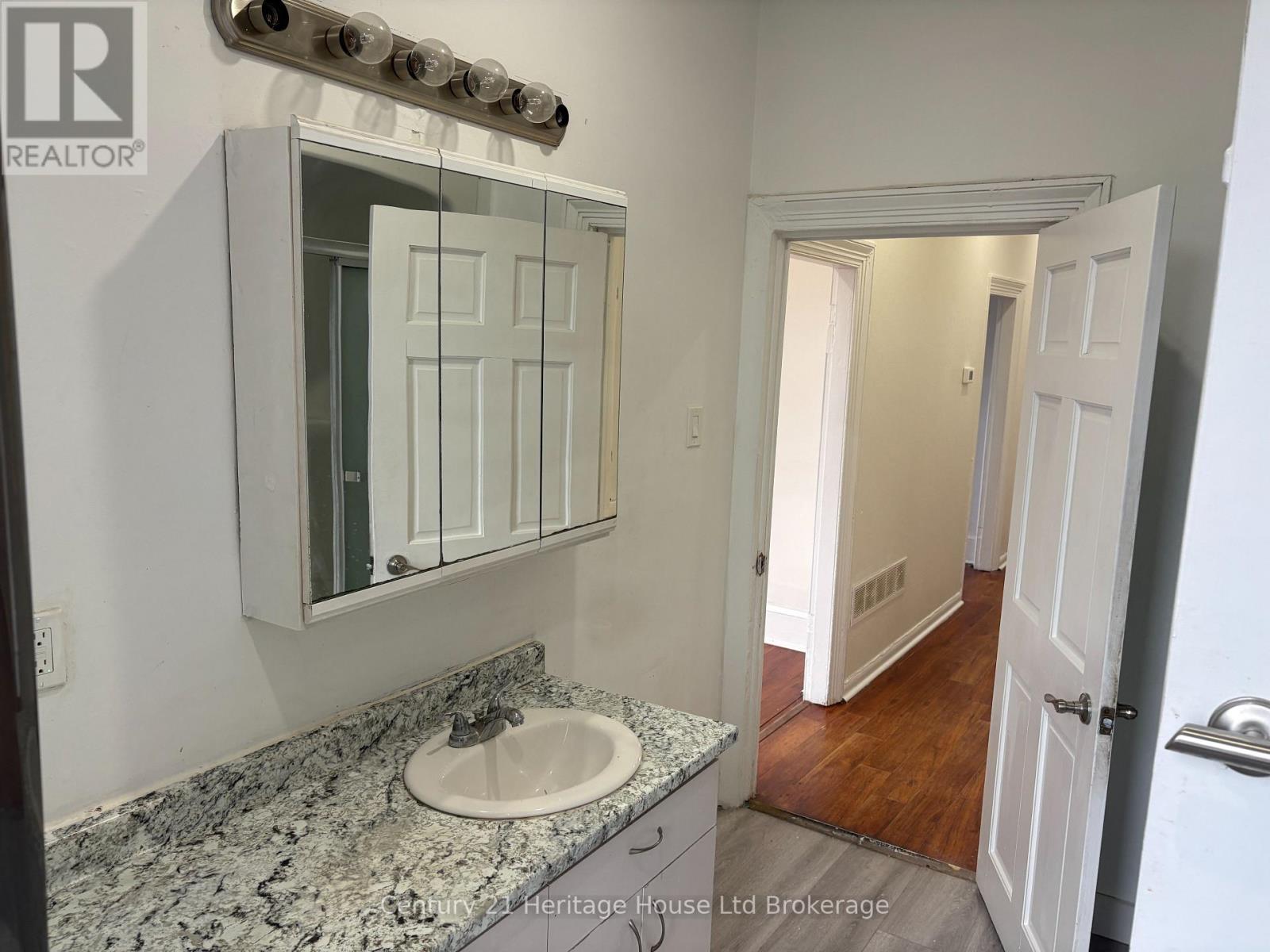2 - 694 Dundas Street, Woodstock, Ontario  N4S 1E6 - Photo 12 - X13786770