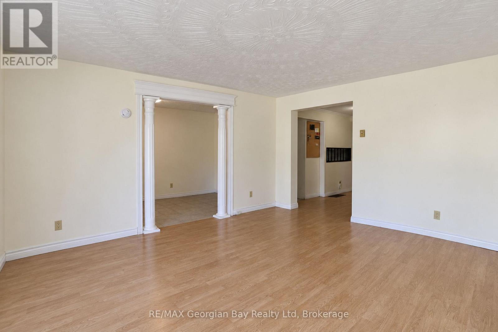 28 Sheridan Street, Penetanguishene, Ontario  L9M 1C4 - Photo 12 - S13786954