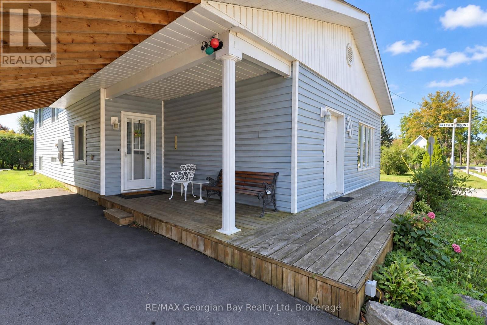 28 Sheridan Street, Penetanguishene, Ontario  L9M 1C4 - Photo 3 - S13786954