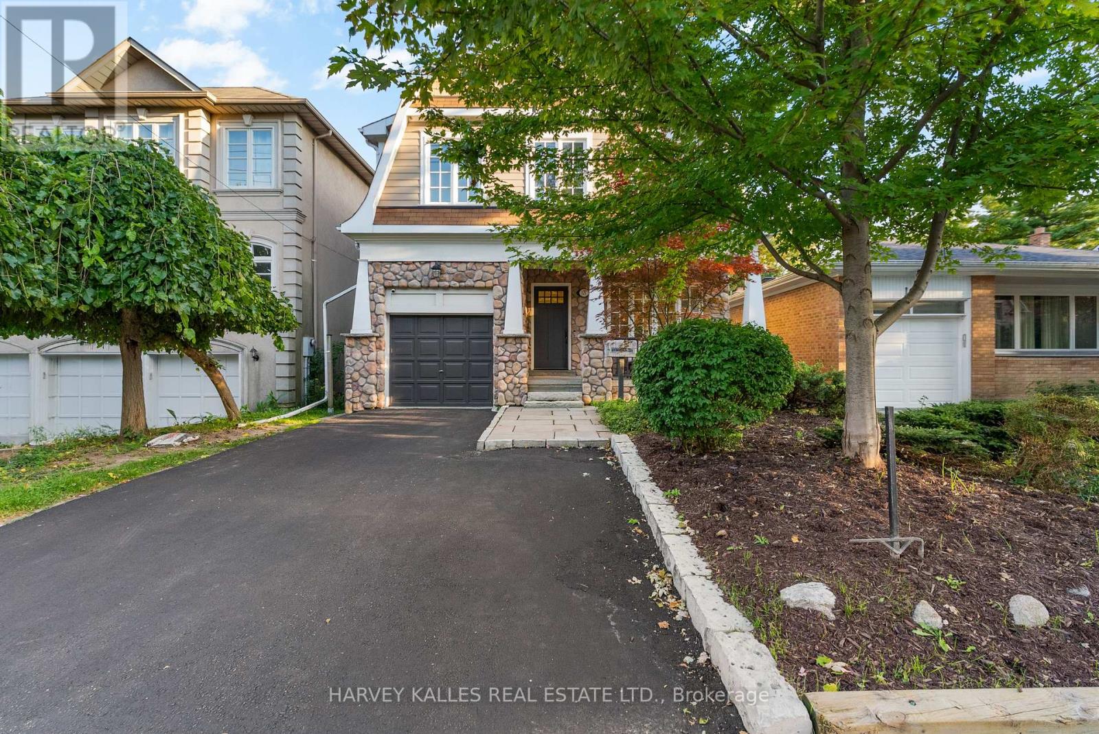 121 JOHNSTON AVENUE, Toronto, Ontario