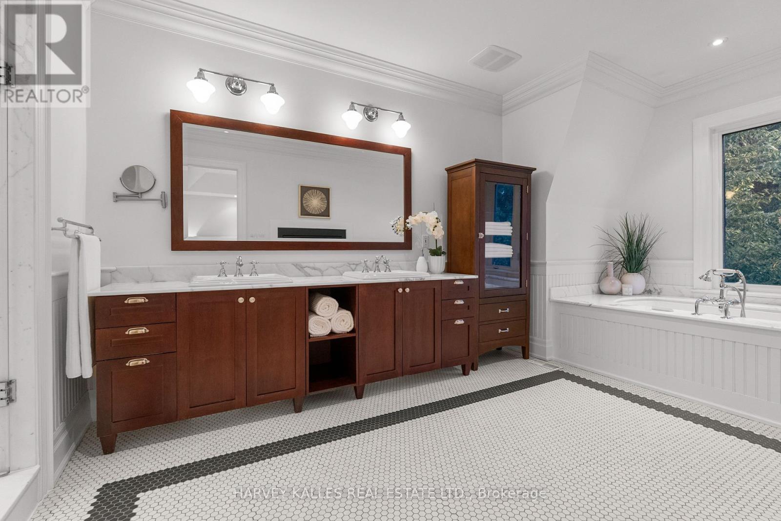 121 Johnston Avenue, Toronto, Ontario  M2N 1H1 - Photo 24 - C13786852