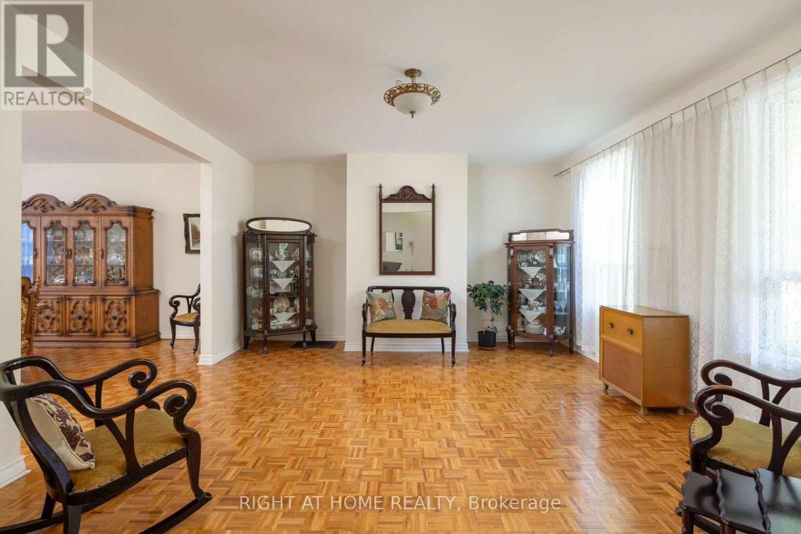 239 Seaton Street, Toronto, Ontario  M5A 2T5 - Photo 10 - C13786896