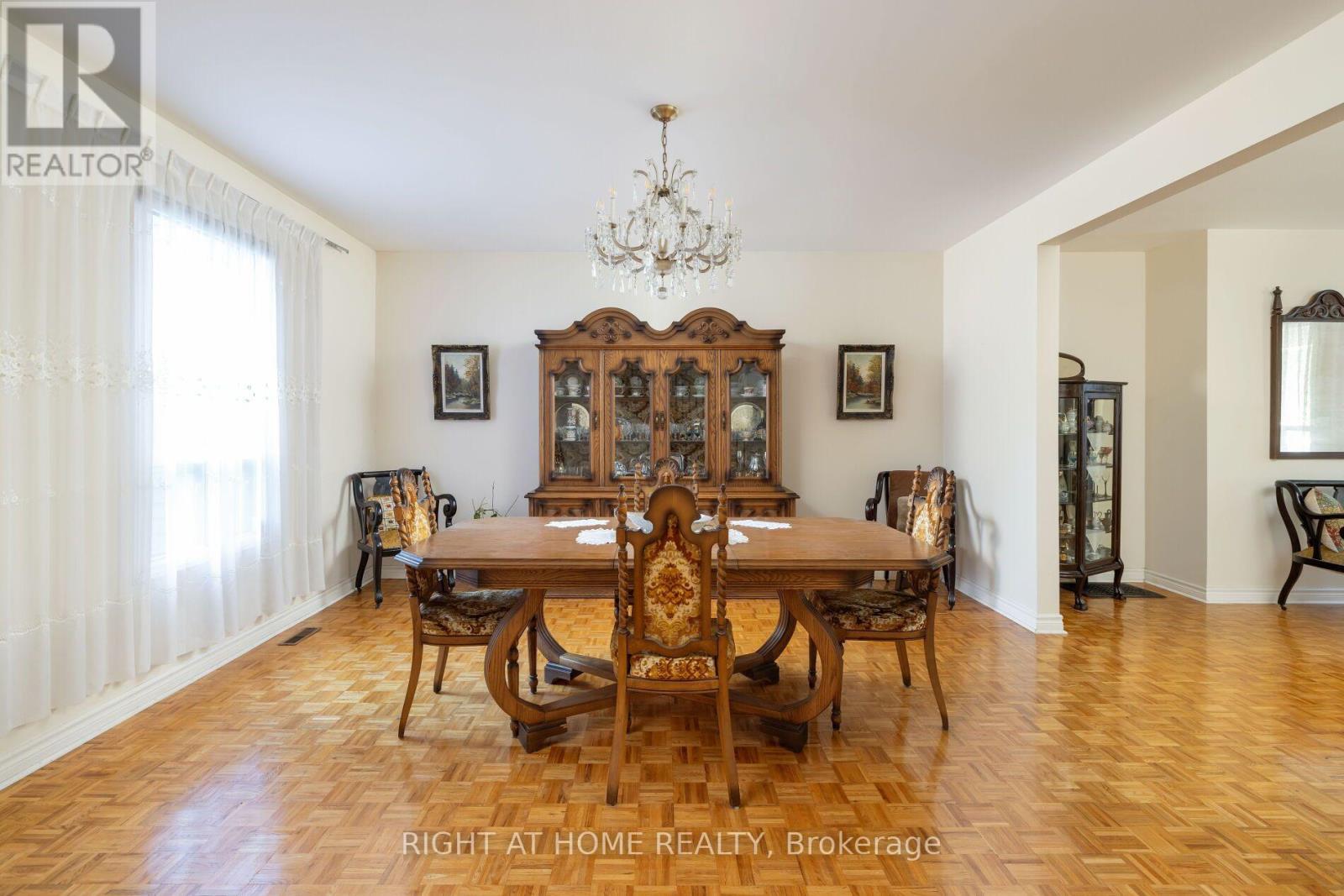 239 Seaton Street, Toronto, Ontario  M5A 2T5 - Photo 14 - C13786896