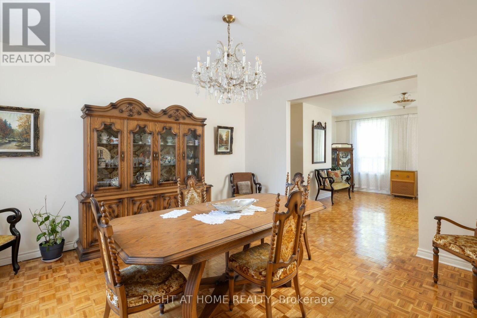 239 Seaton Street, Toronto, Ontario  M5A 2T5 - Photo 17 - C13786896