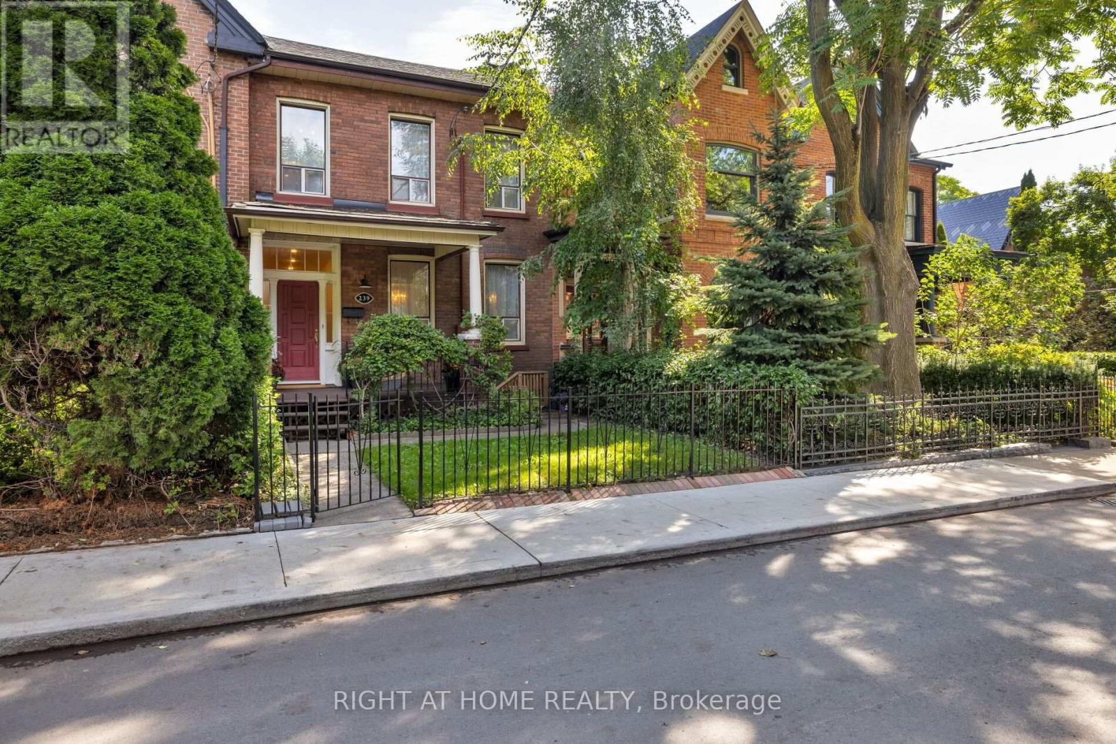 239 Seaton Street, Toronto, Ontario  M5A 2T5 - Photo 2 - C13786896
