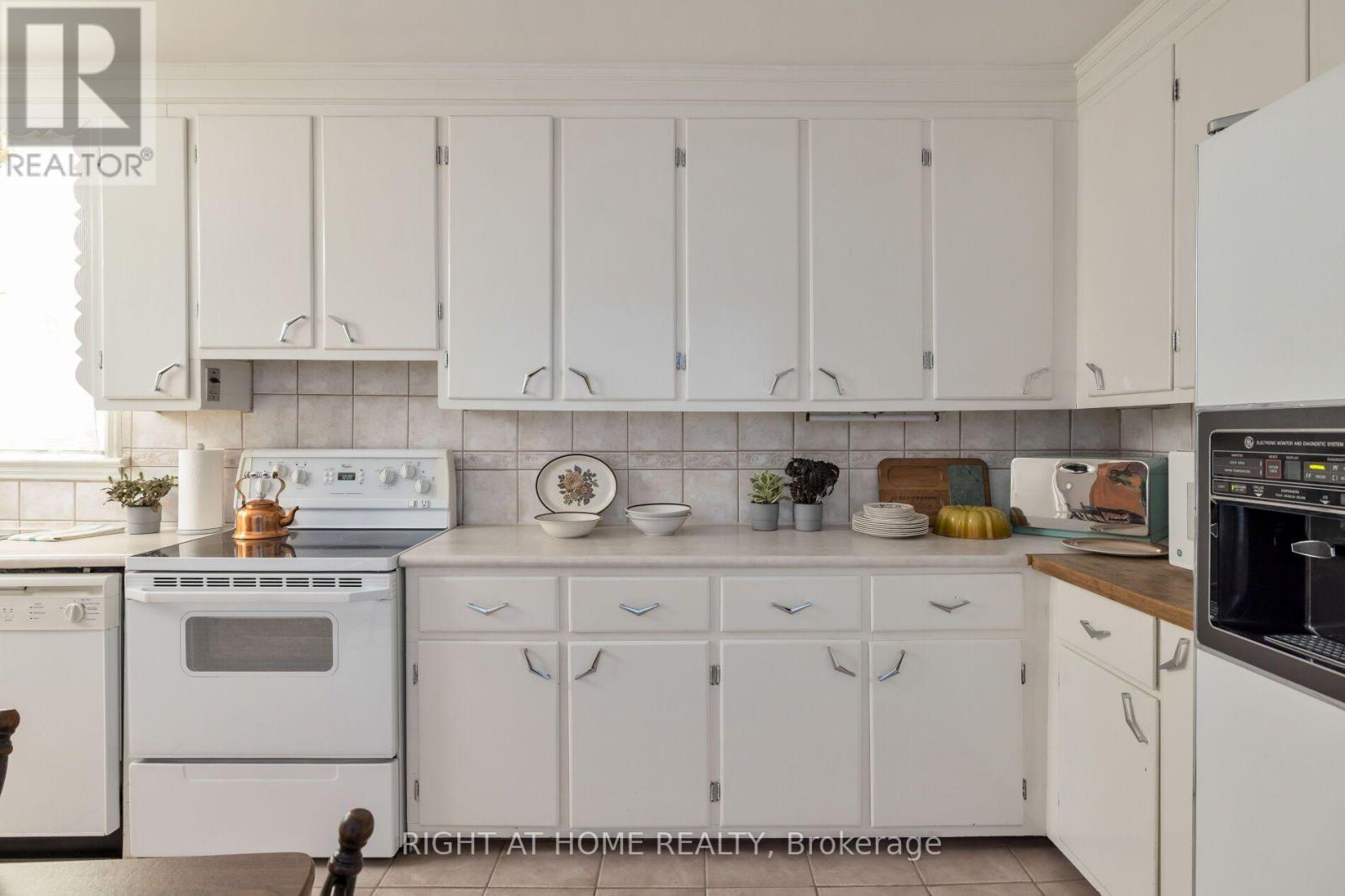 239 Seaton Street, Toronto, Ontario  M5A 2T5 - Photo 23 - C13786896