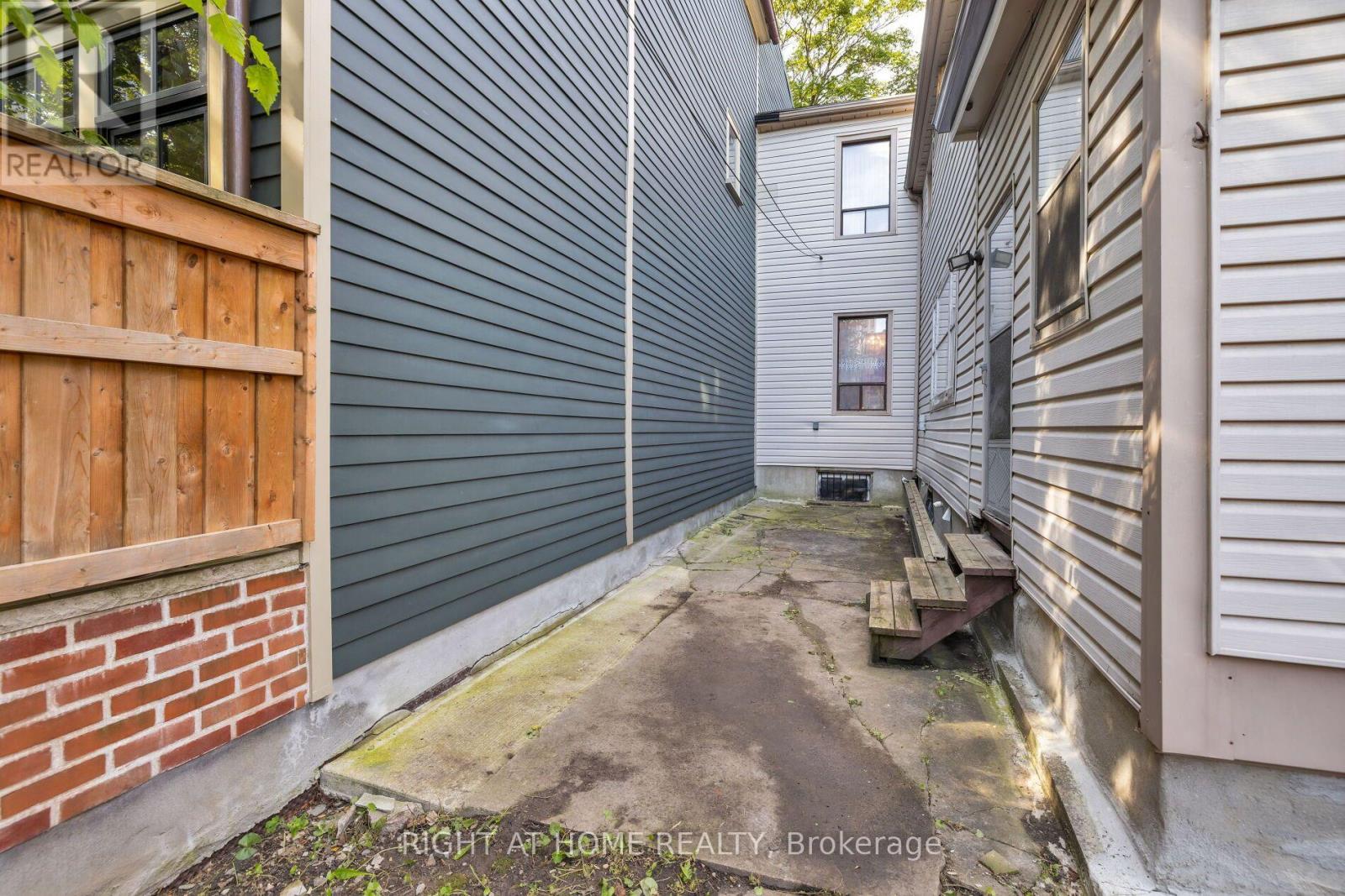 239 Seaton Street, Toronto, Ontario  M5A 2T5 - Photo 46 - C13786896