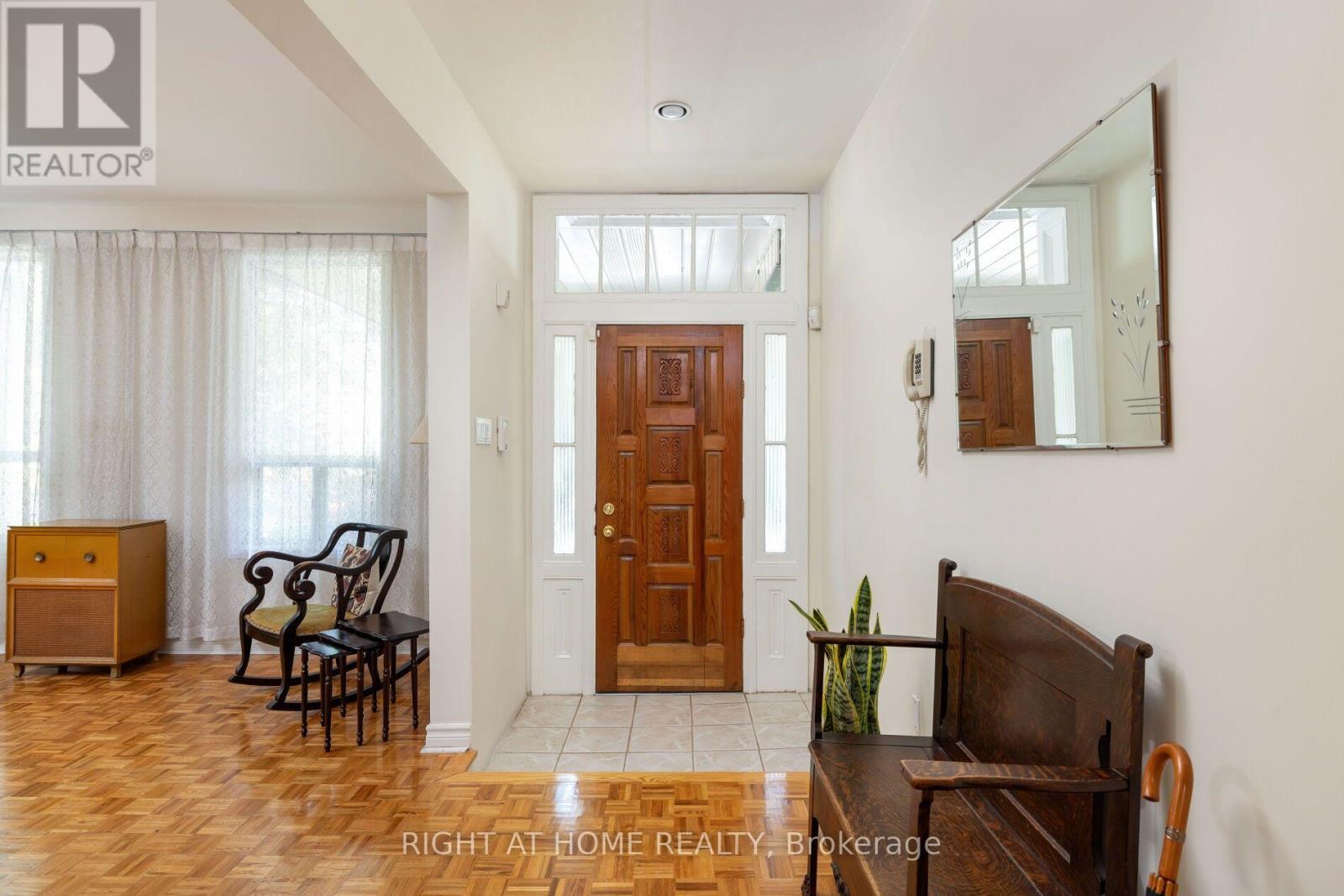 239 Seaton Street, Toronto, Ontario  M5A 2T5 - Photo 8 - C13786896