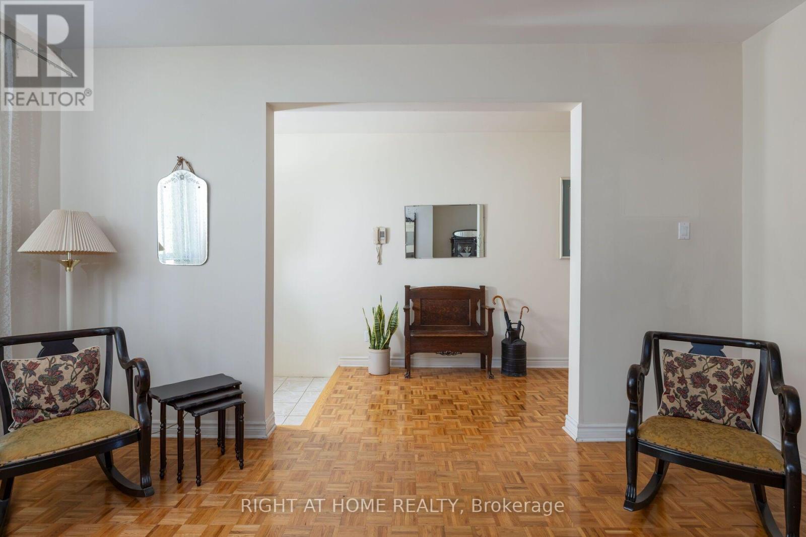 239 Seaton Street, Toronto, Ontario  M5A 2T5 - Photo 9 - C13786896