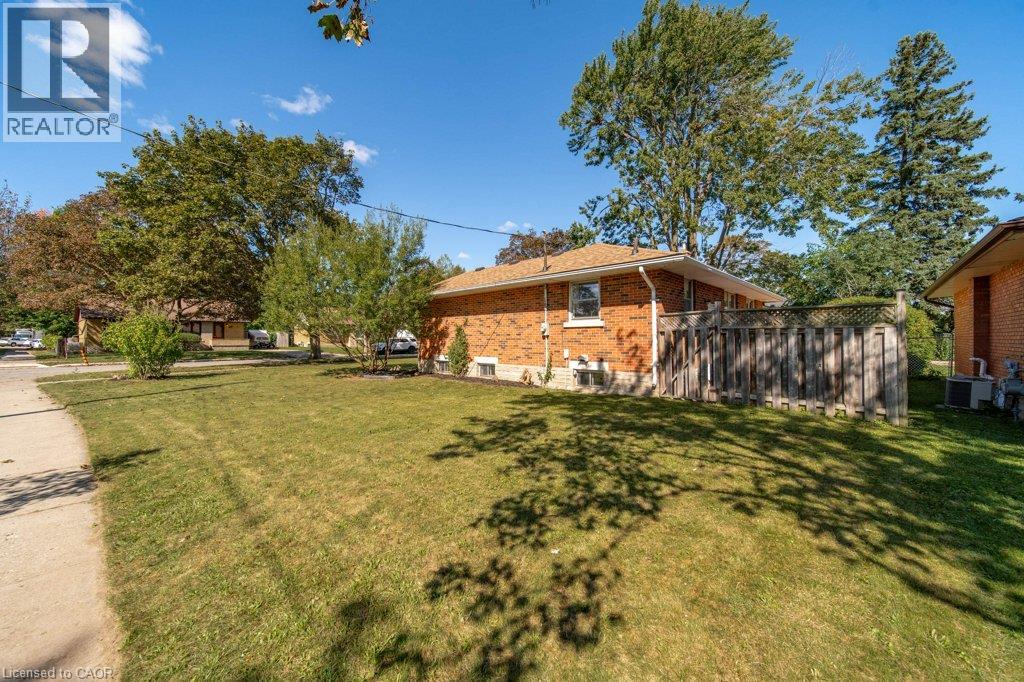18 Maywood Road, Kitchener, Ontario  N2C 2A3 - Photo 36 - 40862456